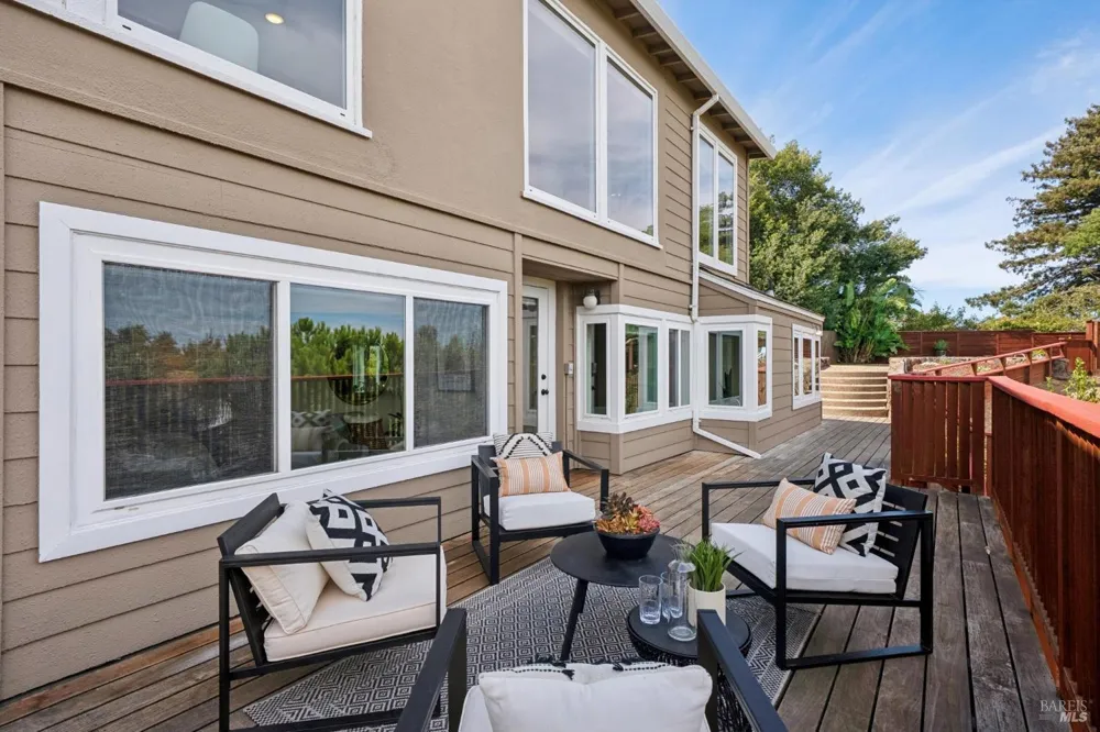 1125 Meadowcrest Drive Corte Madera, CA 94925