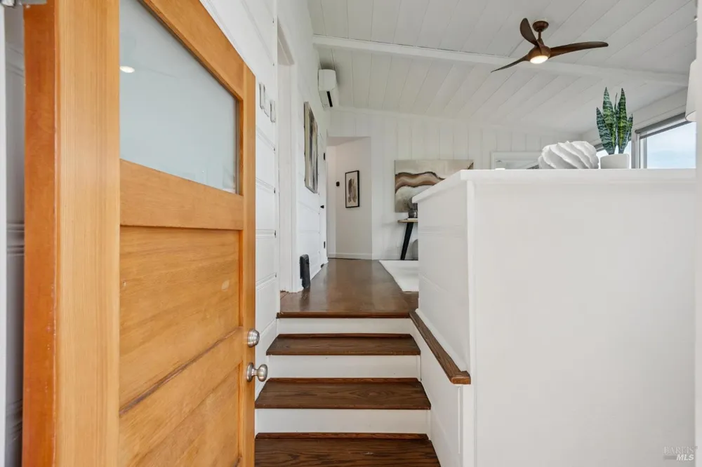 1125 Meadowcrest Drive Corte Madera, CA 94925