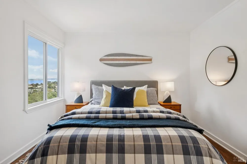 1125 Meadowcrest Drive Corte Madera, CA 94925