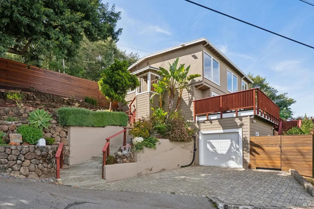 1125 Meadowcrest Drive Corte Madera, CA 94925
