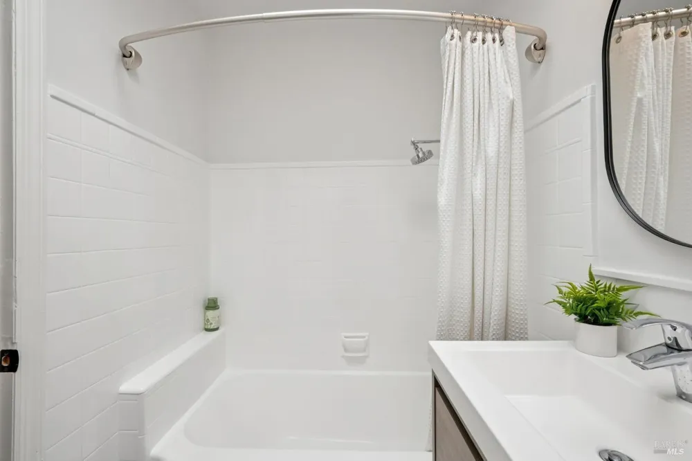1125 Meadowcrest Drive Corte Madera, CA 94925