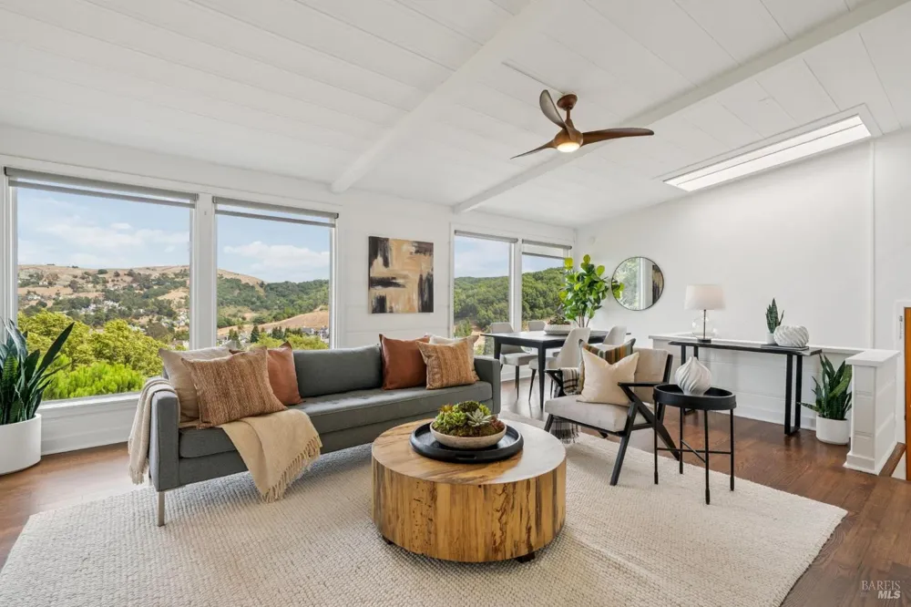 1125 Meadowcrest Drive Corte Madera, CA 94925