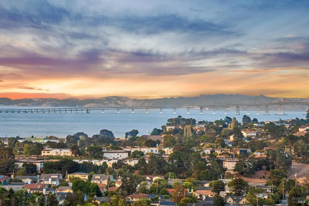 1125 Meadowcrest Drive Corte Madera, CA 94925