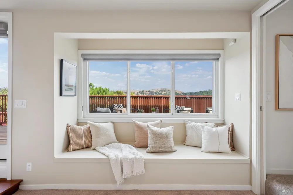 1125 Meadowcrest Drive Corte Madera, CA 94925
