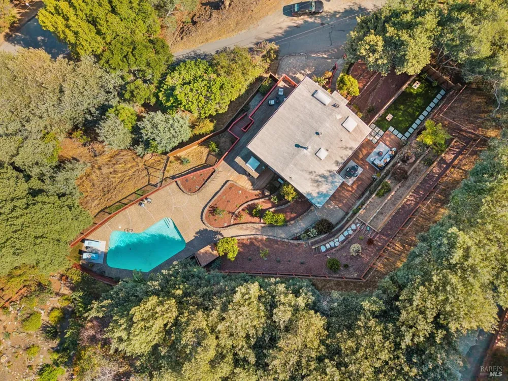 1125 Meadowcrest Drive Corte Madera, CA 94925