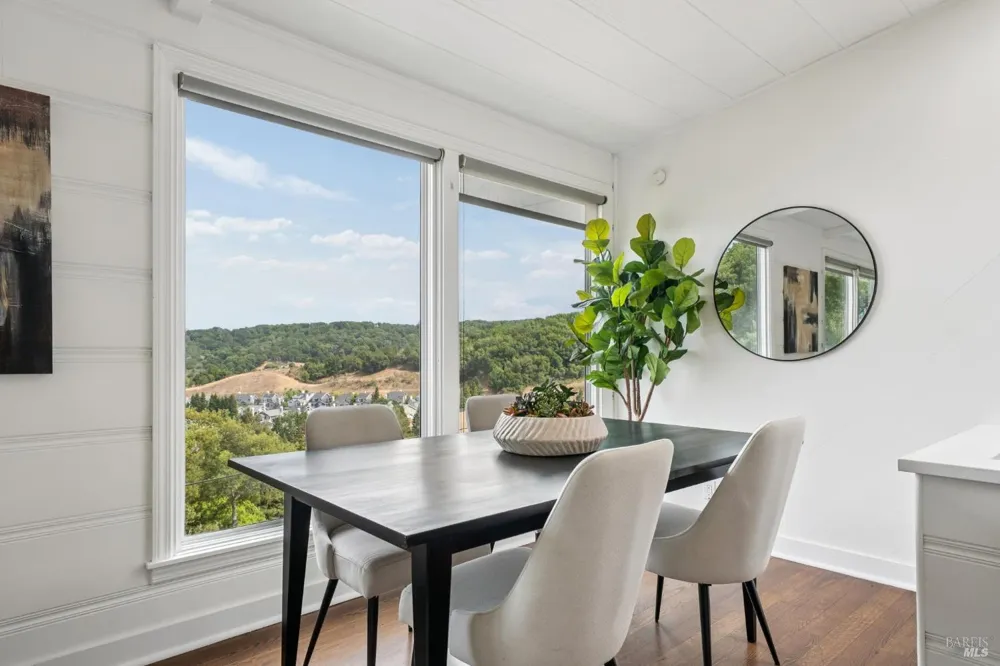 1125 Meadowcrest Drive Corte Madera, CA 94925