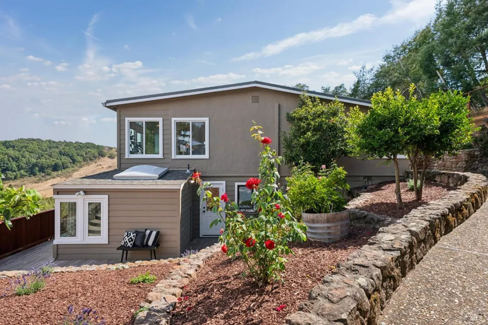 1125 Meadowcrest Drive Corte Madera, CA 94925