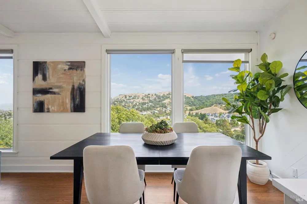 1125 Meadowcrest Drive Corte Madera, CA 94925