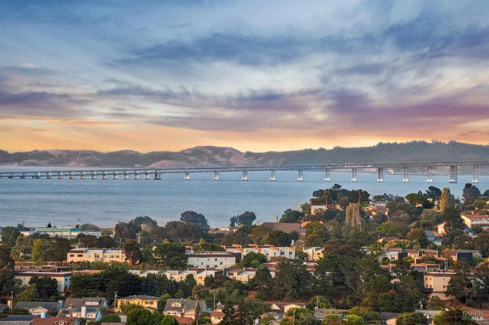 1125 Meadowcrest Drive Corte Madera, CA 94925