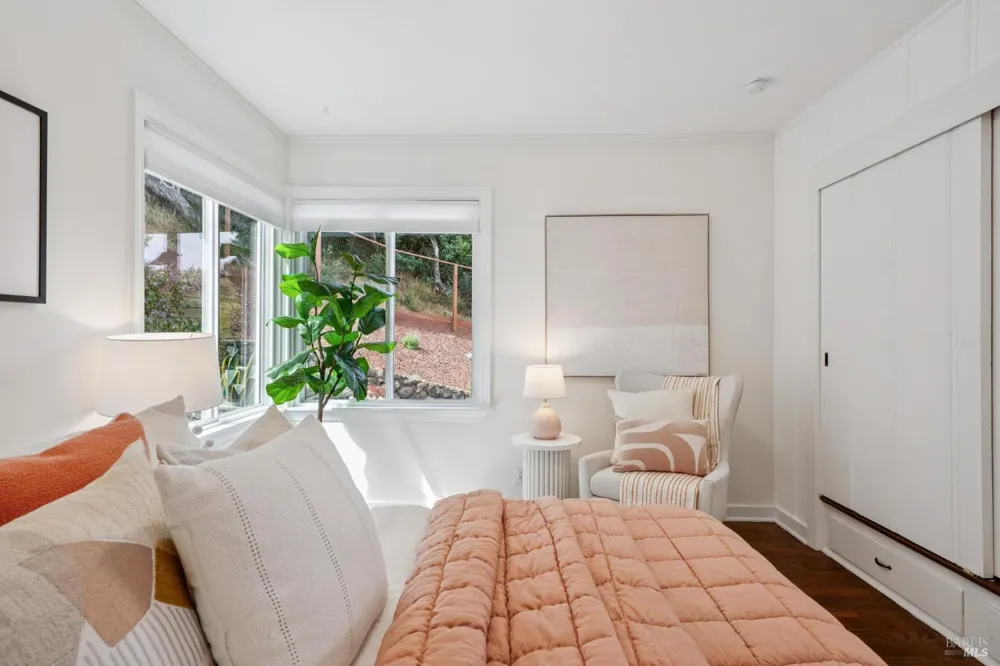 1125 Meadowcrest Drive Corte Madera, CA 94925