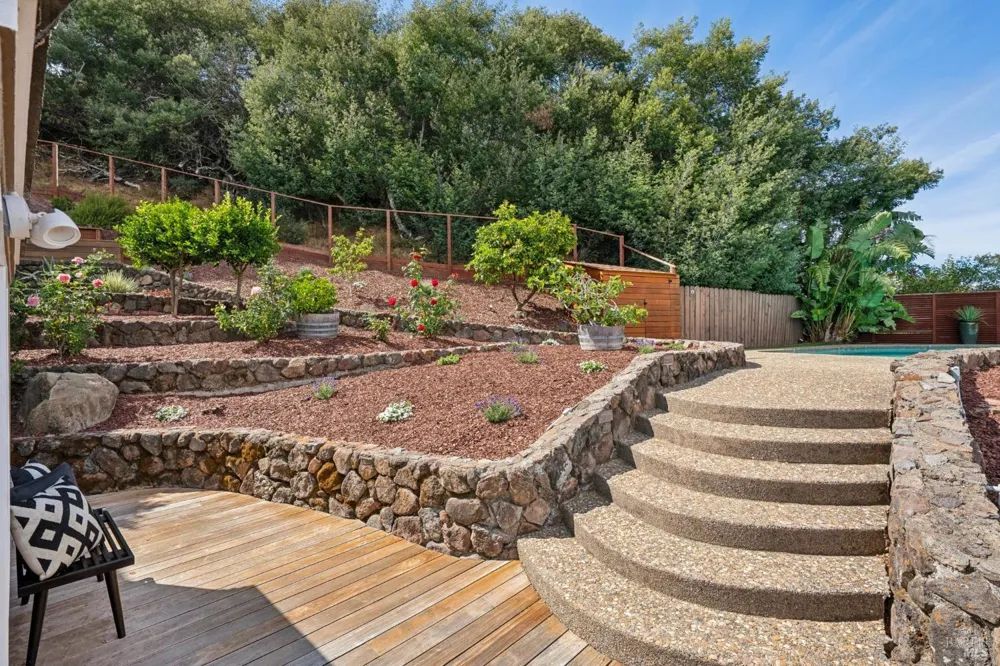 1125 Meadowcrest Drive Corte Madera, CA 94925