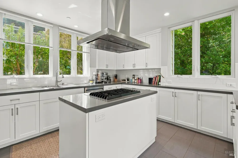 112 Glen Drive Sausalito, CA 94965