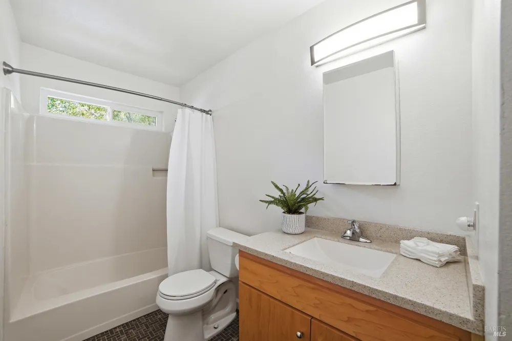 178 Courtyards E Windsor, CA 95492