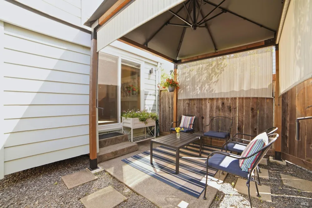 178 Courtyards E Windsor, CA 95492