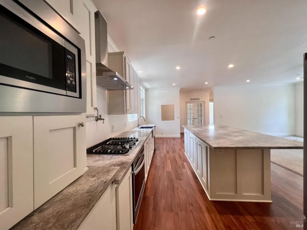 6274 Van Keppel Road Forestville, CA 95436