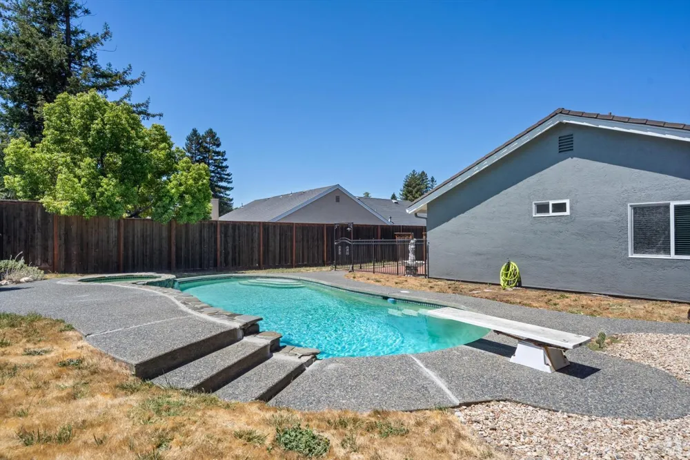 152 Rancho Bonito Circle Petaluma, CA 94954