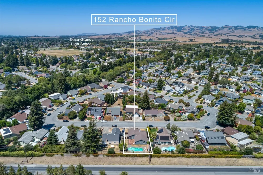 152 Rancho Bonito Circle Petaluma, CA 94954