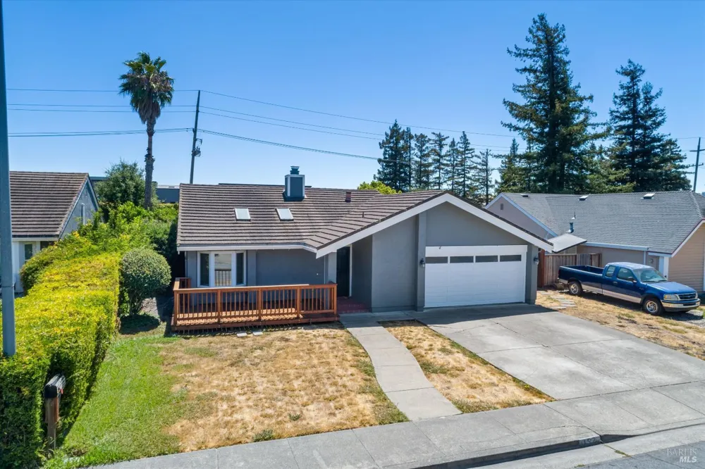 152 Rancho Bonito Circle Petaluma, CA 94954