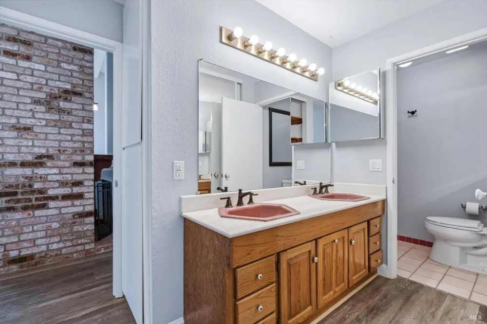 152 Rancho Bonito Circle Petaluma, CA 94954