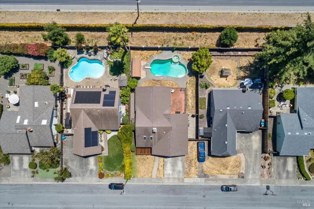 152 Rancho Bonito Circle Petaluma, CA 94954