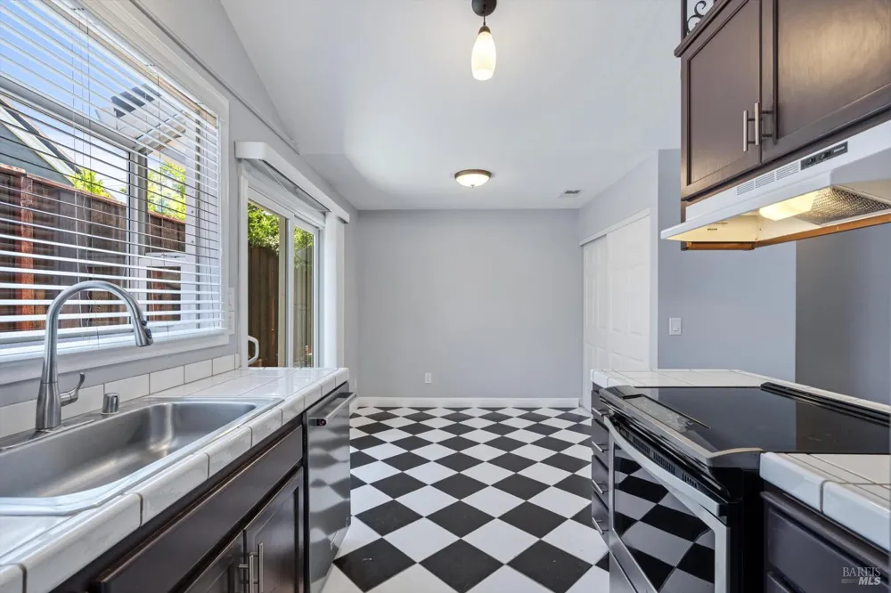 152 Rancho Bonito Circle Petaluma, CA 94954