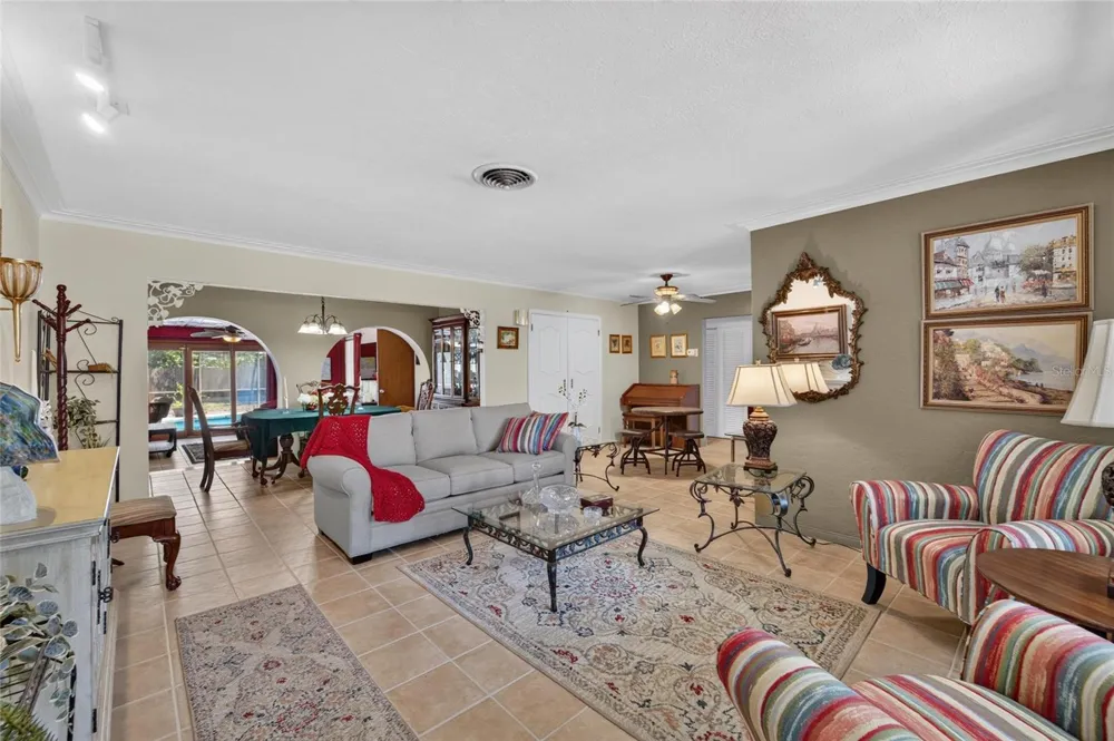 5825 20TH AVENUE S Gulfport, FL 33707