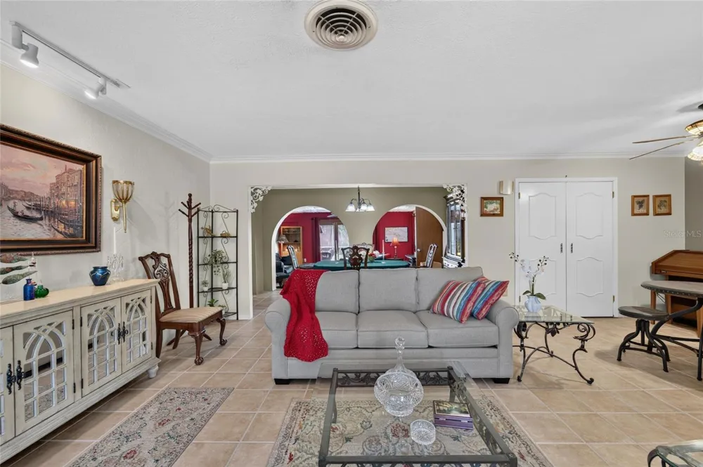 5825 20TH AVENUE S Gulfport, FL 33707