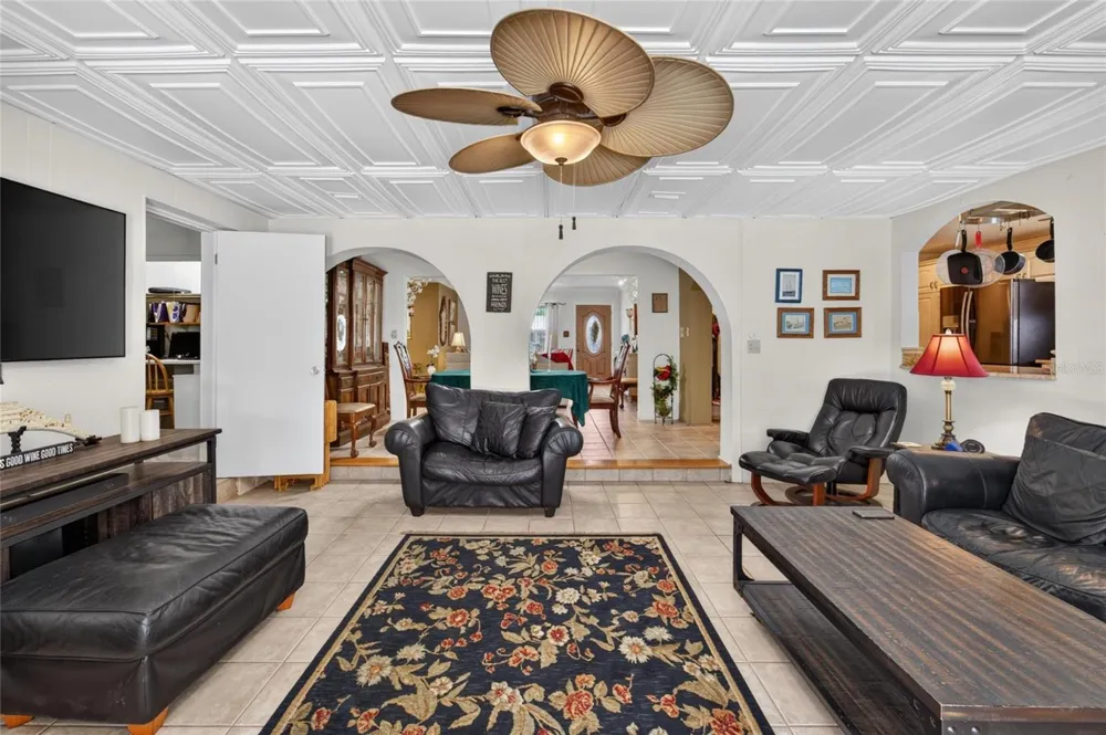 5825 20TH AVENUE S Gulfport, FL 33707