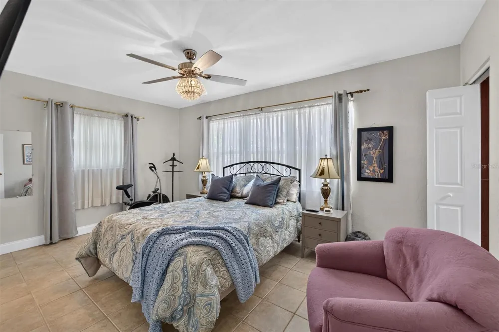 5825 20TH AVENUE S Gulfport, FL 33707