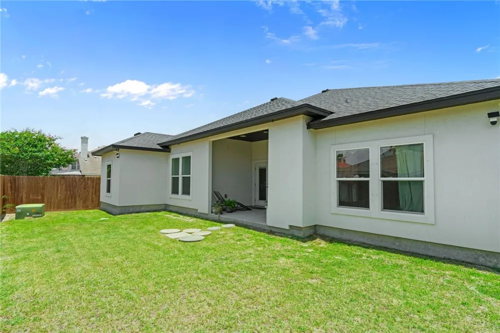 13833 Hawksnest Bay Drive Corpus Christi, TX 78418