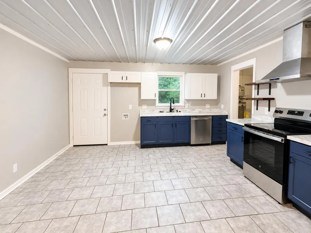 56 W Penn Street Trion, GA 30753