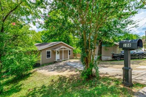 108 S Seminole Drive