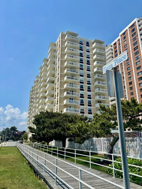 101 Plaza