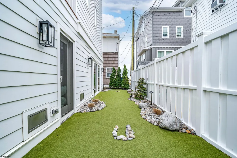 108 S Martindale Ave Ventnor, NJ 08406