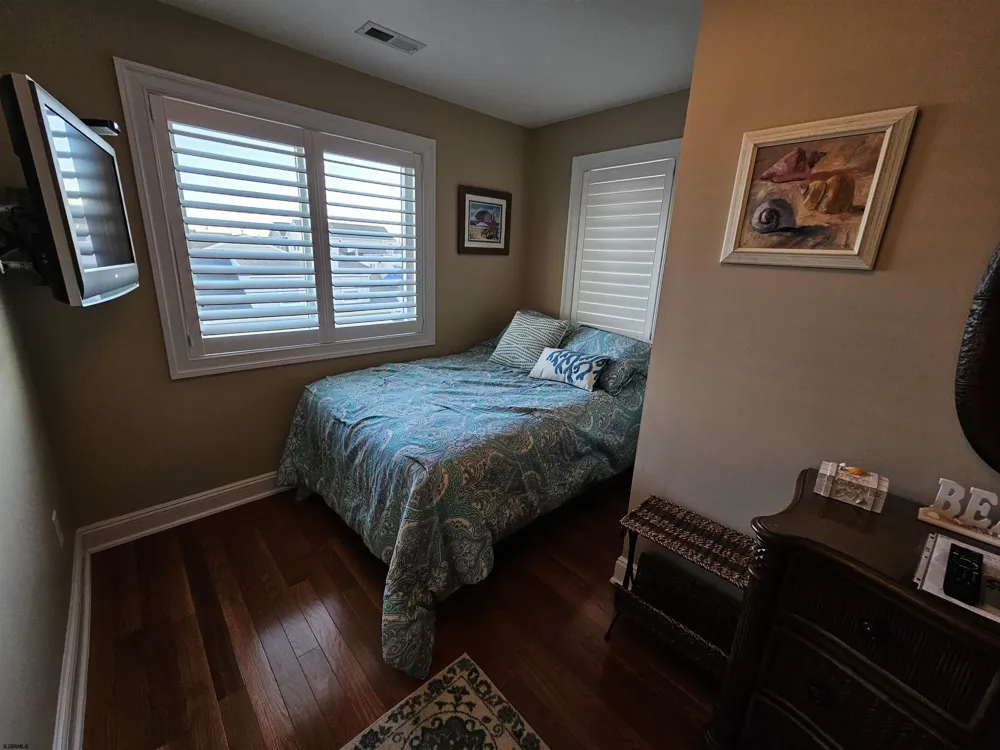 202 N Princeton Ave Ventnor, NJ 08406