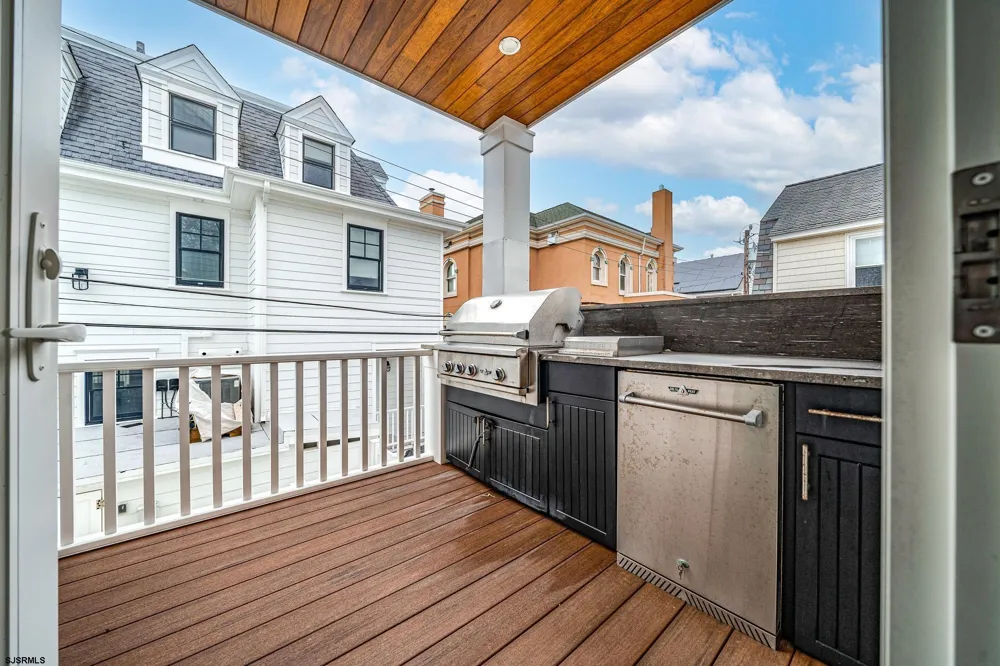 108 S Martindale Ave Ventnor, NJ 08406