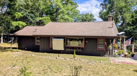 1785 Schneider Lake Road