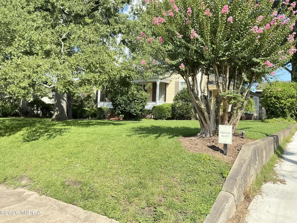 992 Tatnall Street Macon, GA 31201