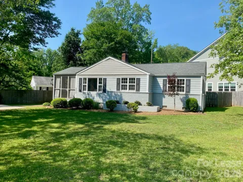 5300 Buckingham Drive