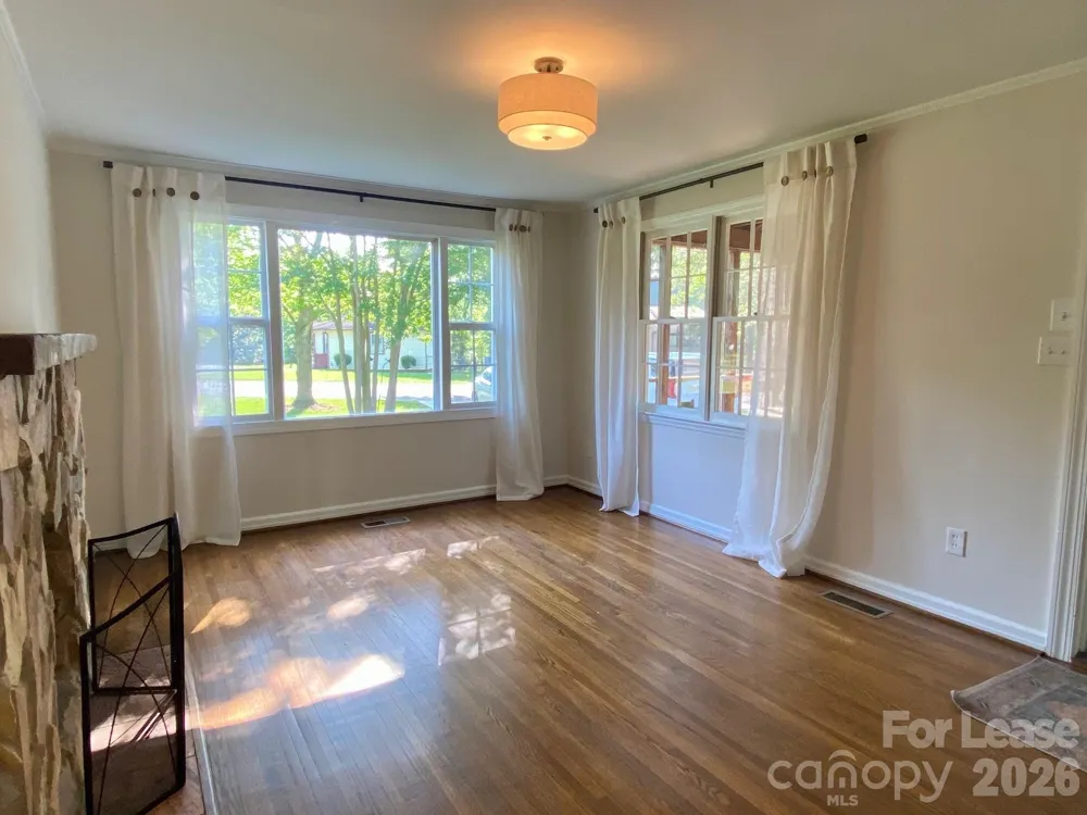 5300 Buckingham Drive Charlotte, NC 28209