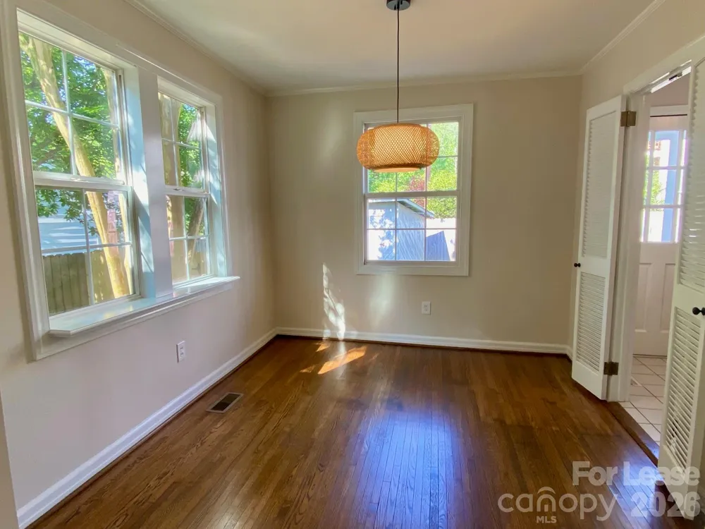 5300 Buckingham Drive Charlotte, NC 28209