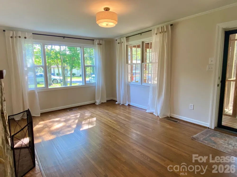 5300 Buckingham Drive Charlotte, NC 28209