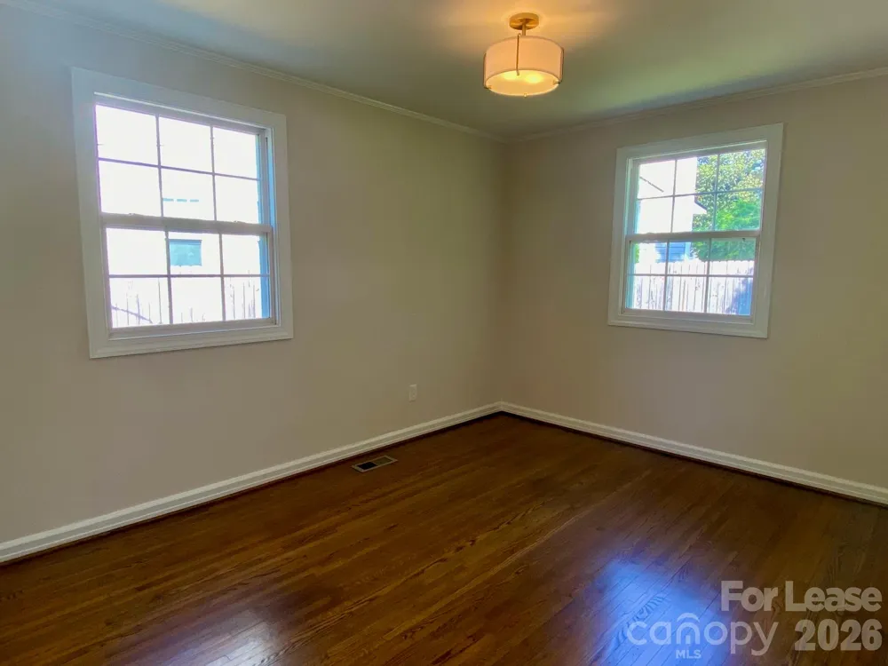 5300 Buckingham Drive Charlotte, NC 28209