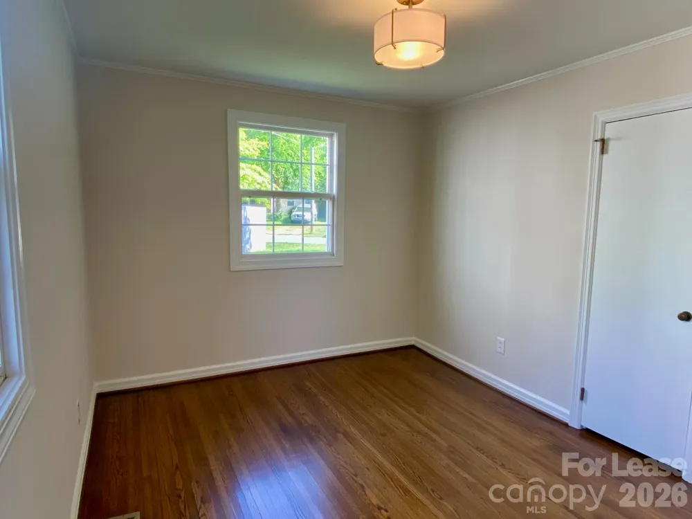 5300 Buckingham Drive Charlotte, NC 28209