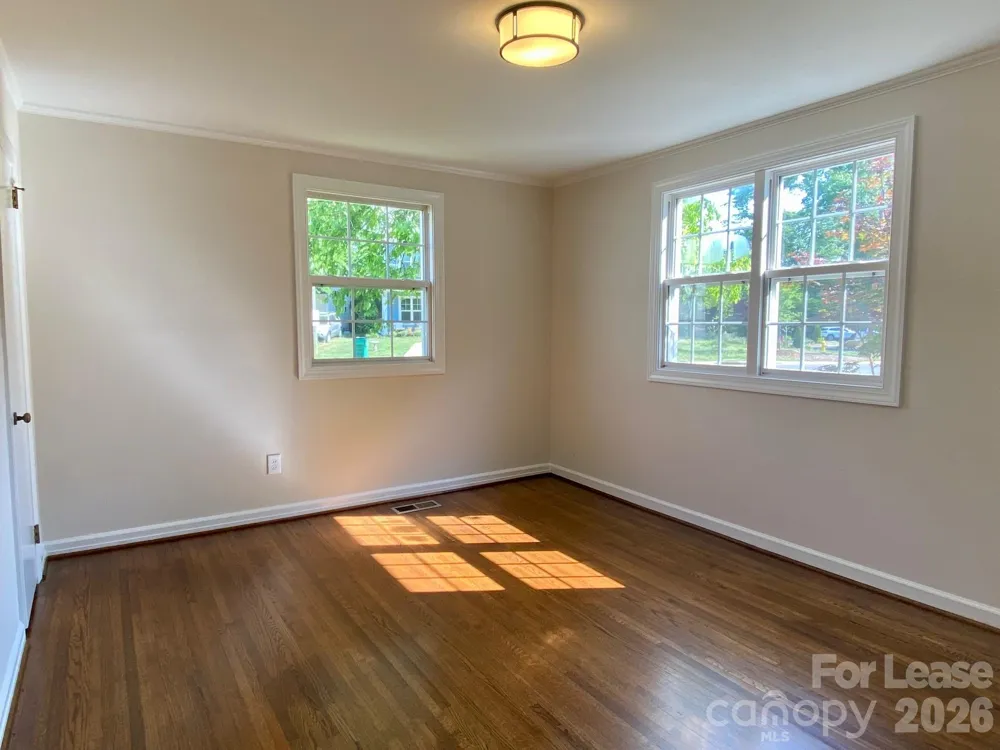 5300 Buckingham Drive Charlotte, NC 28209