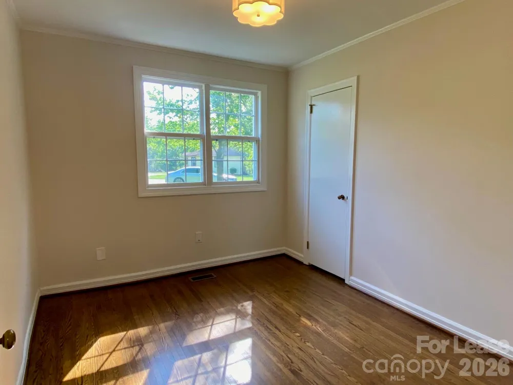 5300 Buckingham Drive Charlotte, NC 28209