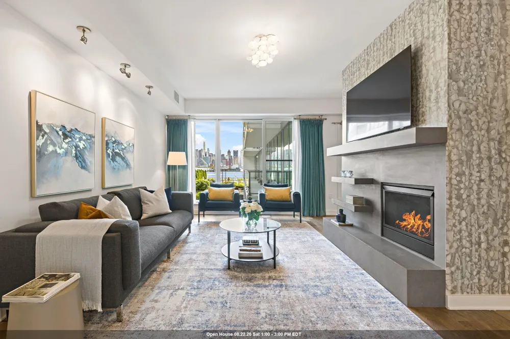 1200 AVENUE AT PORT IMPERIAL Weehawken, NJ 07086
