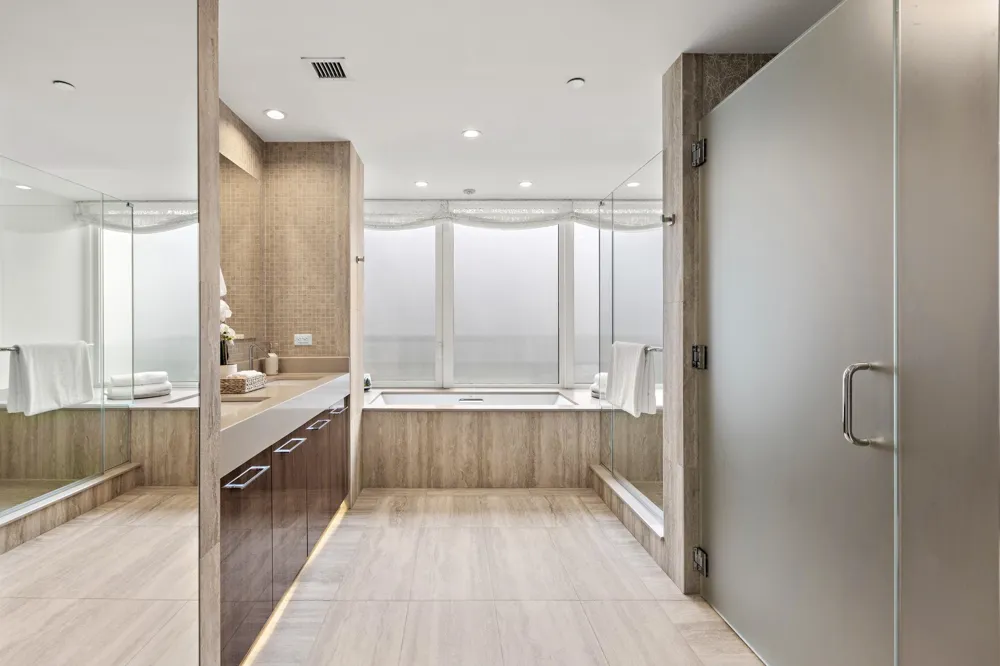 1200 AVENUE AT PORT IMPERIAL Weehawken, NJ 07086