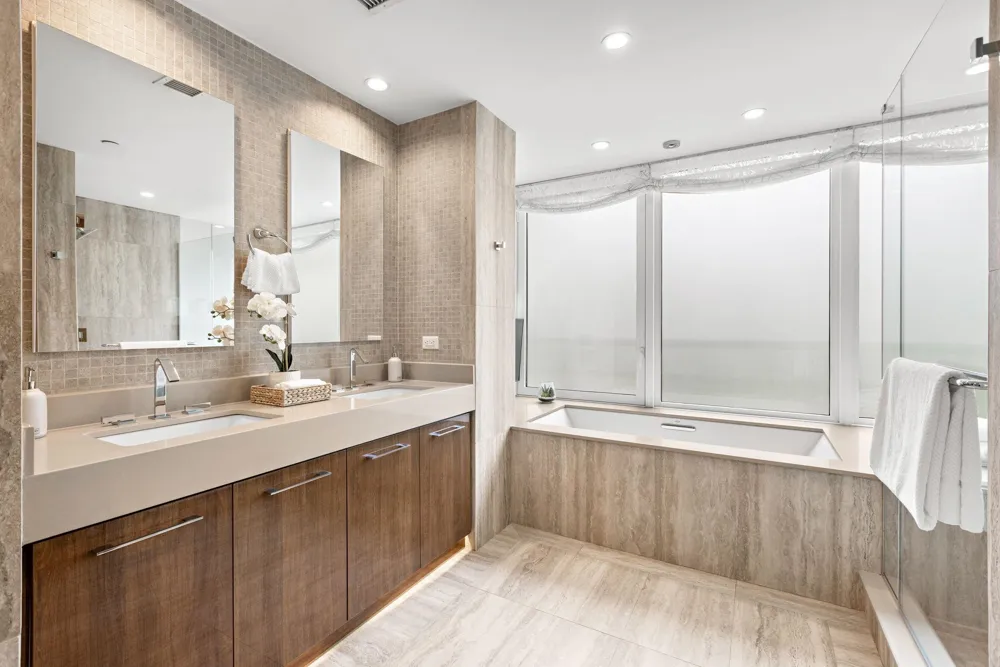 1200 AVENUE AT PORT IMPERIAL Weehawken, NJ 07086