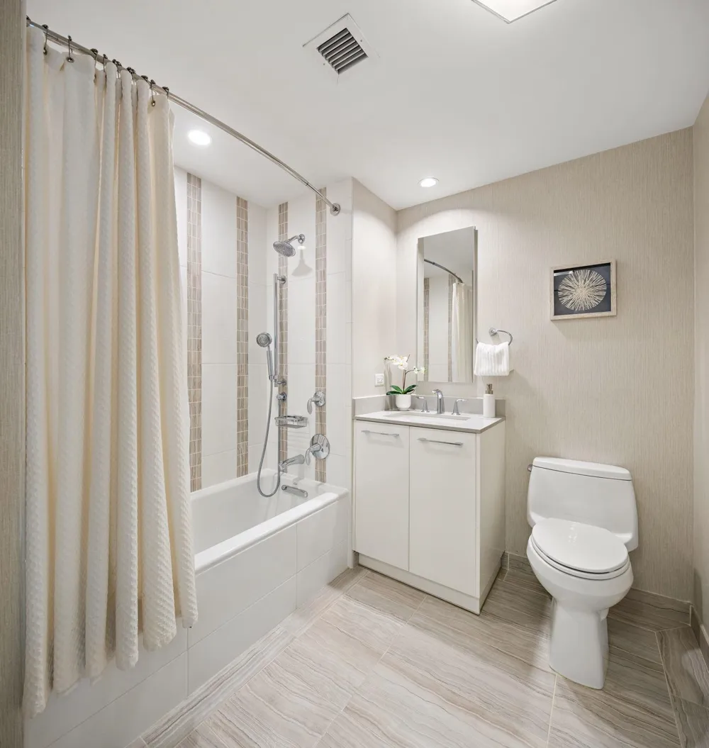 1200 AVENUE AT PORT IMPERIAL Weehawken, NJ 07086